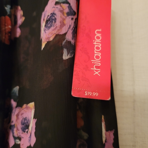 Xhilaration black floral pussy bow blouse small - Picture 3 of 4